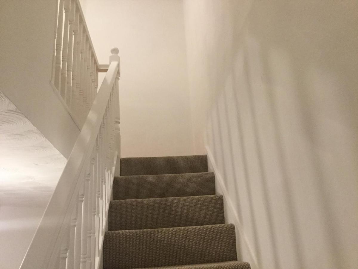 Apartamento Quiet Residential Area Within Easy Reach Of Town