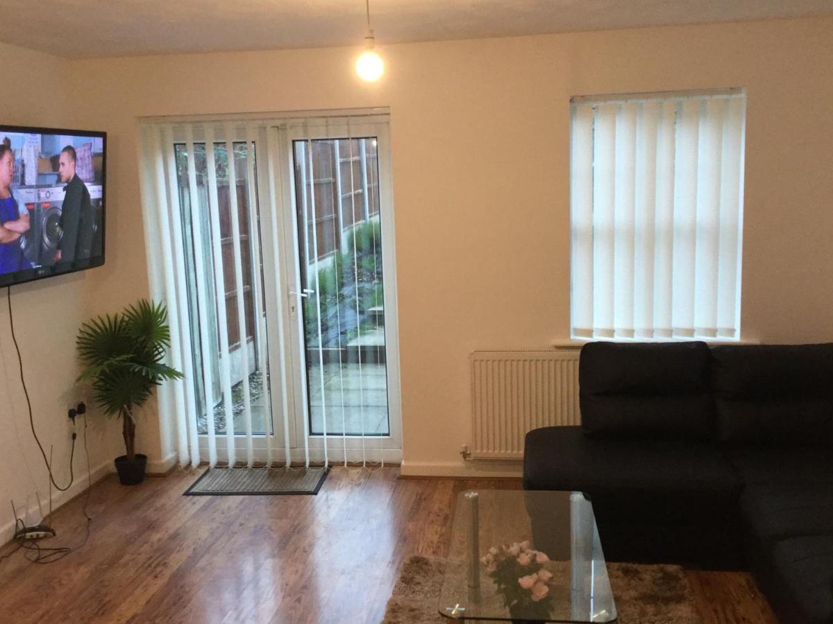 Apartamento Quiet Residential Area Within Easy Reach Of Town
